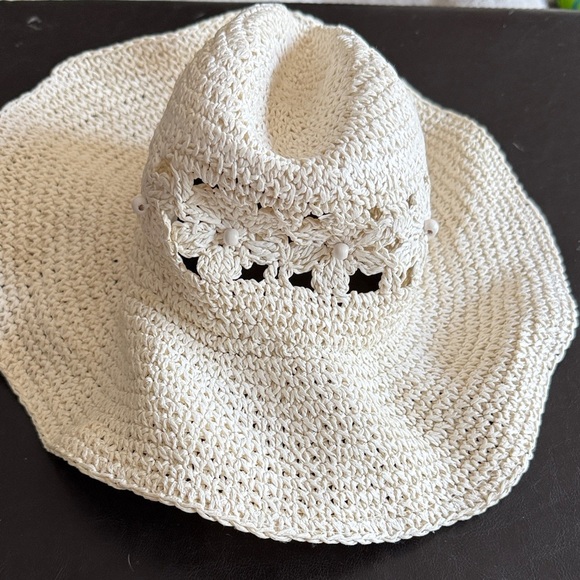 Elegant Off White Crochet Sun Hat - Picture 1 of 3